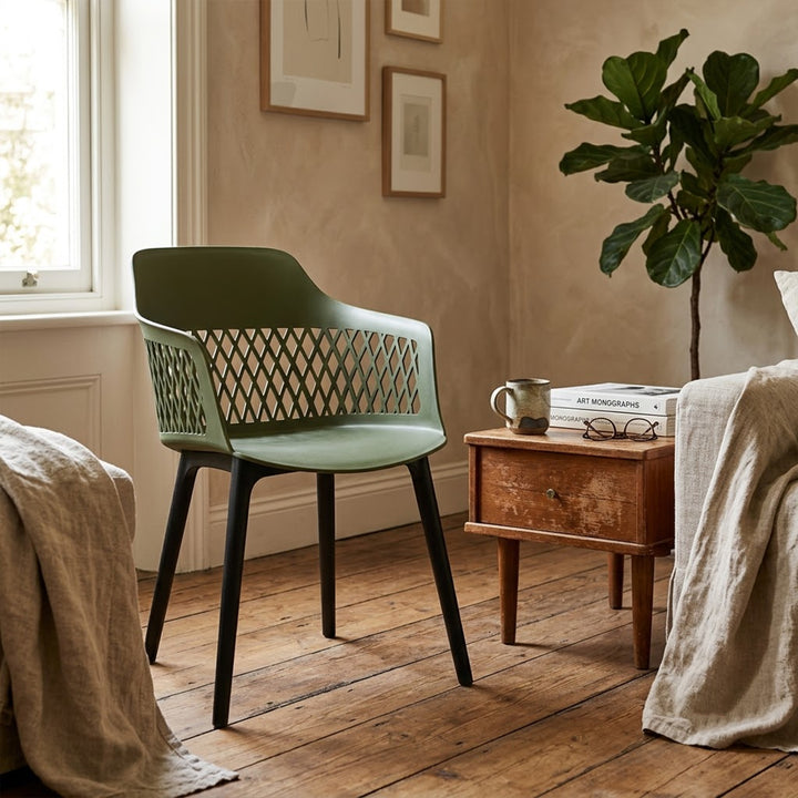 The Lattice Bucket Chair