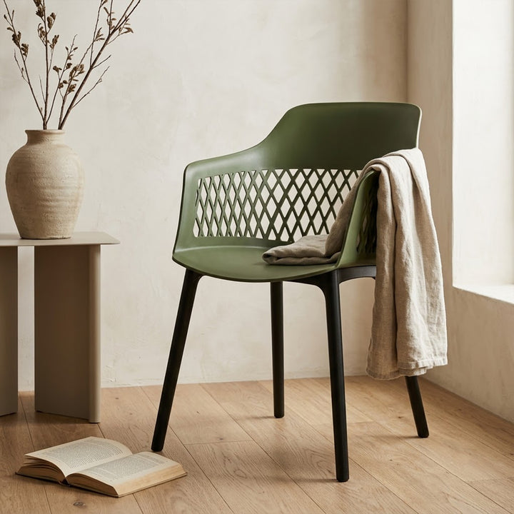 The Lattice Bucket Chair