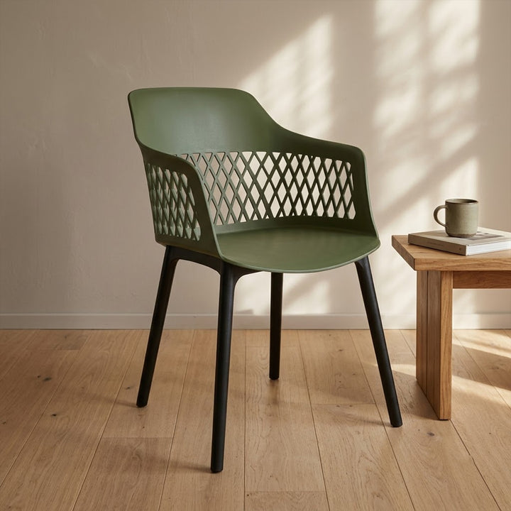 The Lattice Bucket Chair