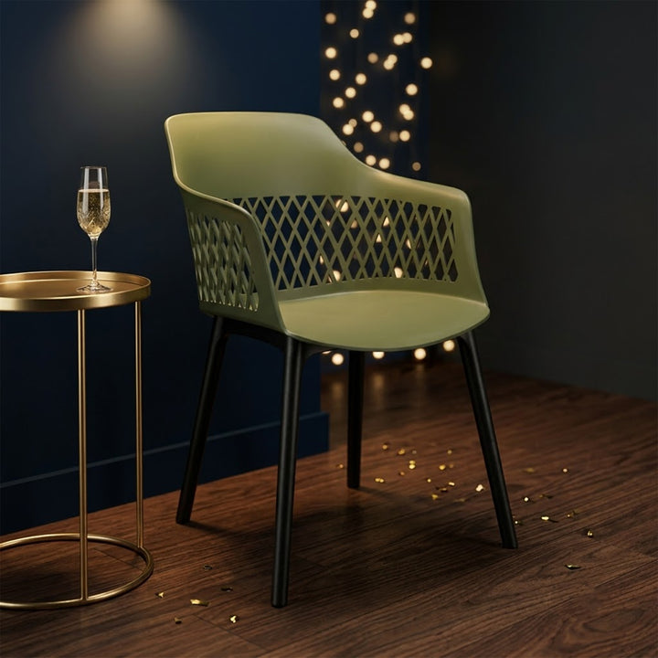 The Lattice Bucket Chair