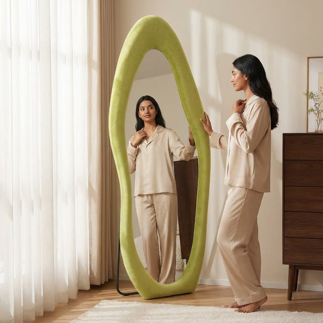 The Fluid Reflection Mirror