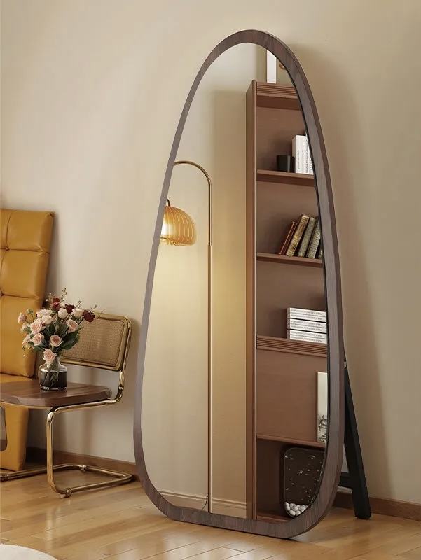 The Yuki Mirror