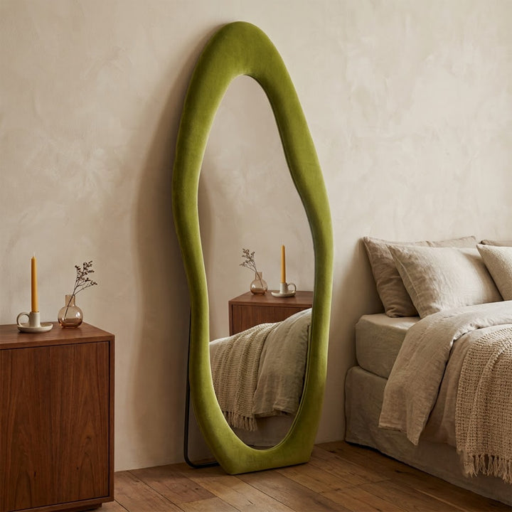 The Fluid Reflection Mirror