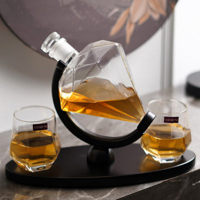 Diamond Elegant Whisky Decanter set (Set of 4)