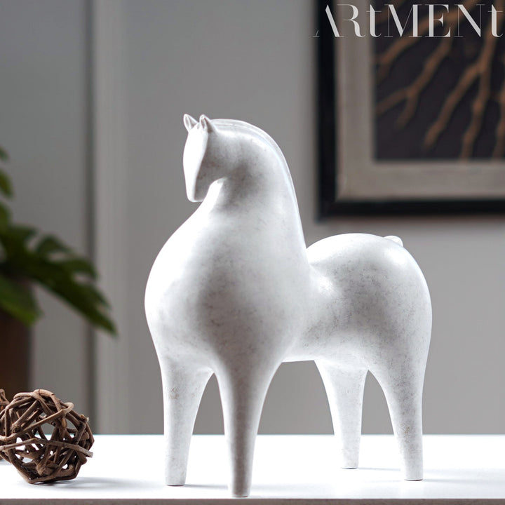 Curvatura Equestrian: Horse Accent - The Artment