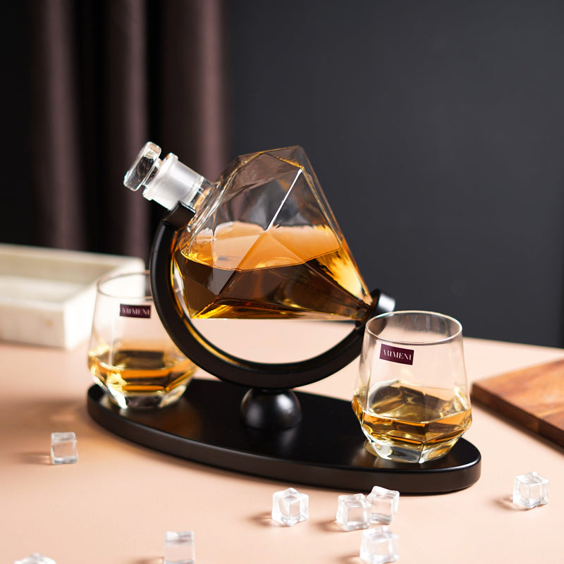 Diamond Elegant Whisky Decanter set (Set of 4) - The Artment