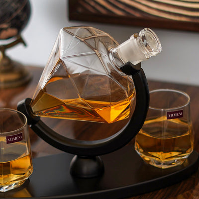 Diamond Elegant Whisky Decanter set (Set of 4) - The Artment