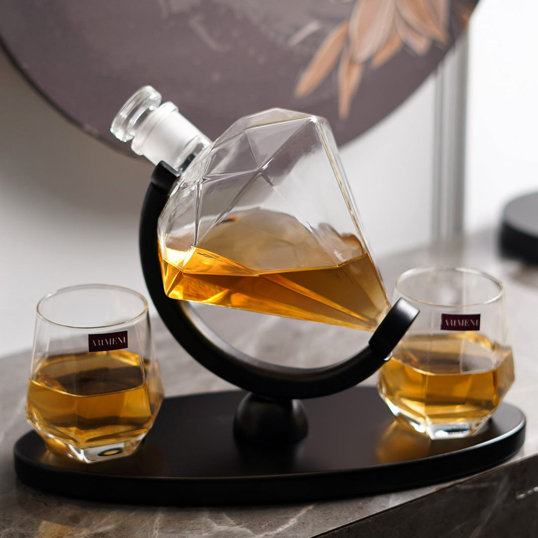 Diamond Elegant Whisky Decanter set (Set of 4) - The Artment