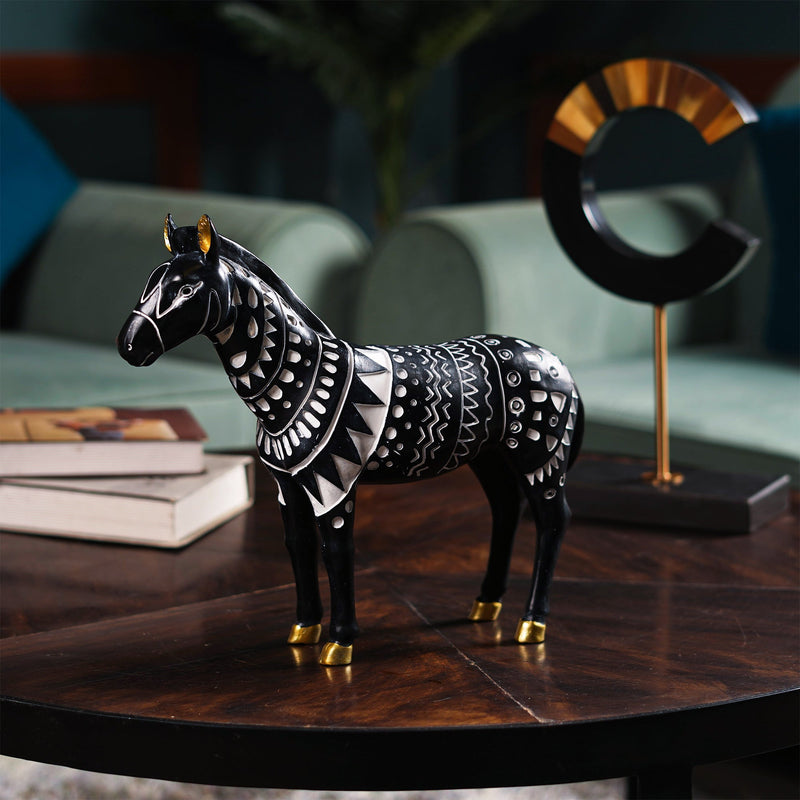 Savanna Serenity: Tribal Horse Artistry - The Artment