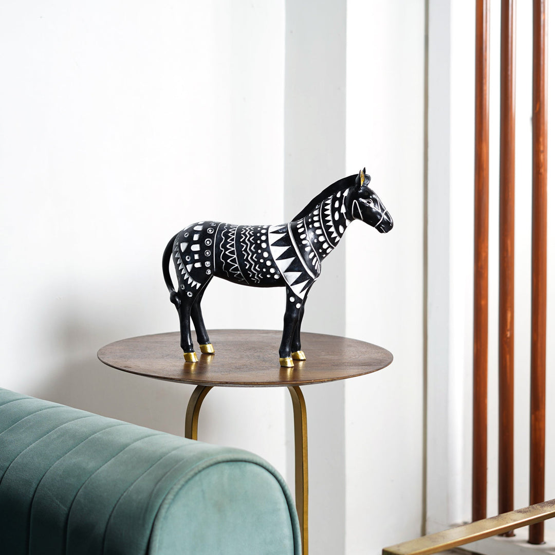 Savanna Serenity: Tribal Horse Artistry - The Artment