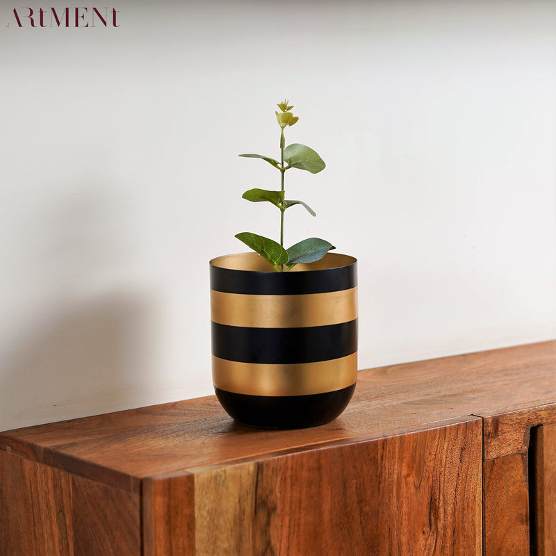 Luxuriant Life: The Handcrafted Metal Planter